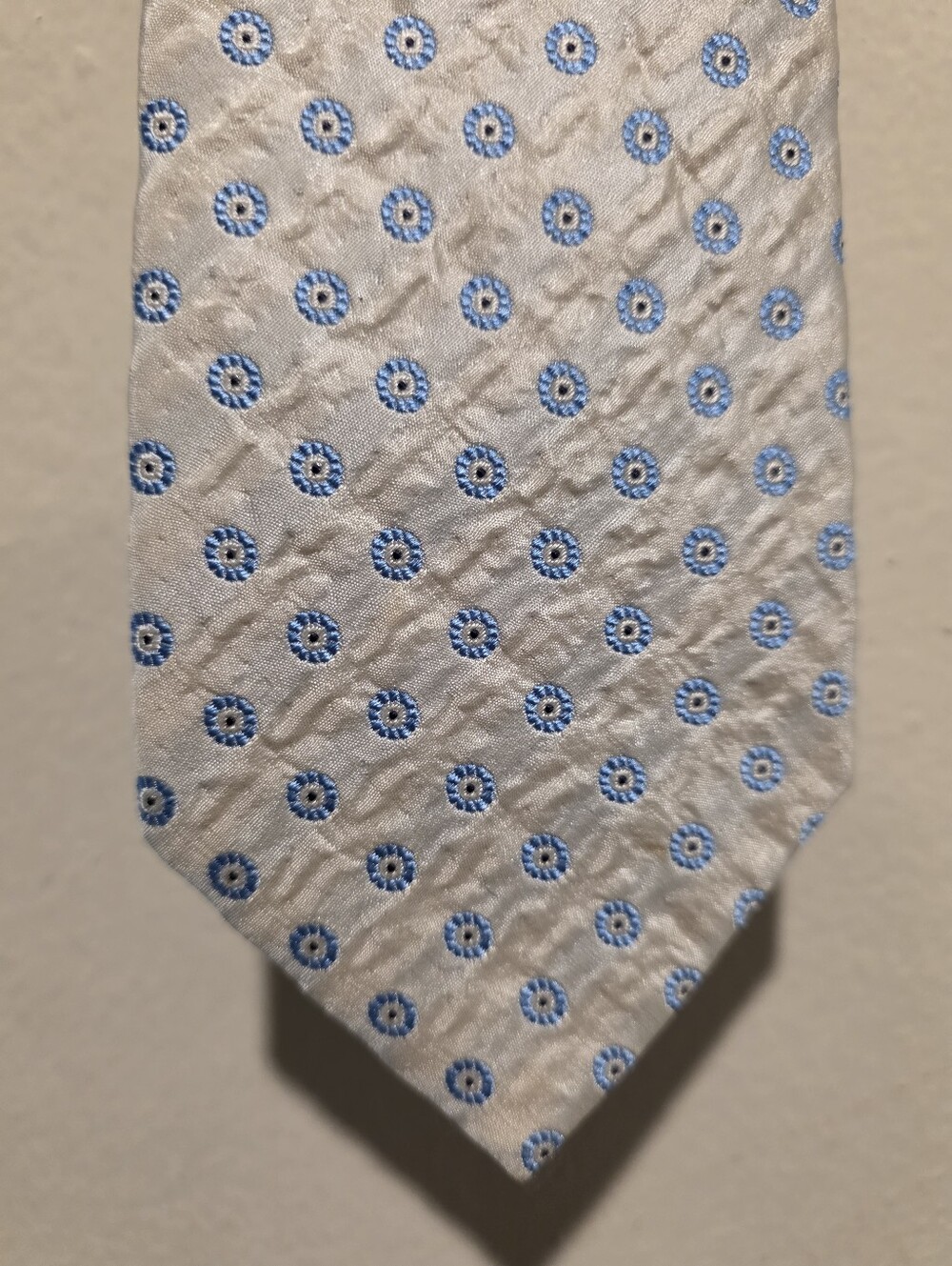 Title: Les Copains Vintage Made In Italy 100% Silk Cream Blue Evil Eye Tie